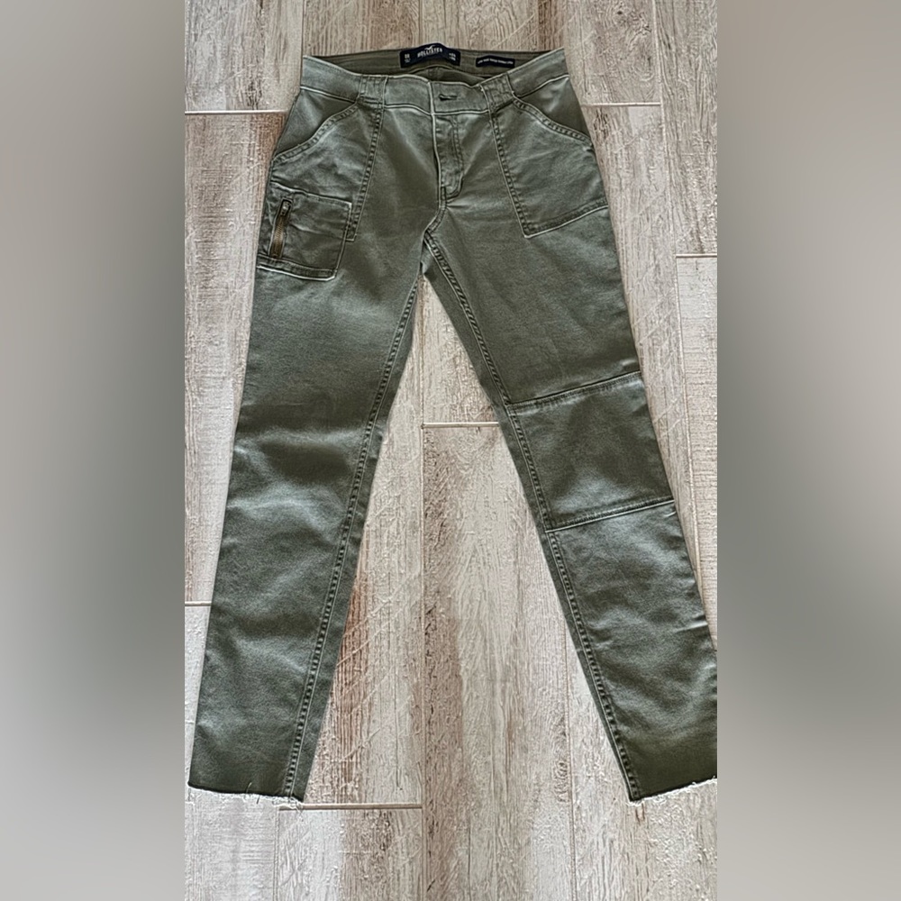 Hollister low rise super skinny crop pants